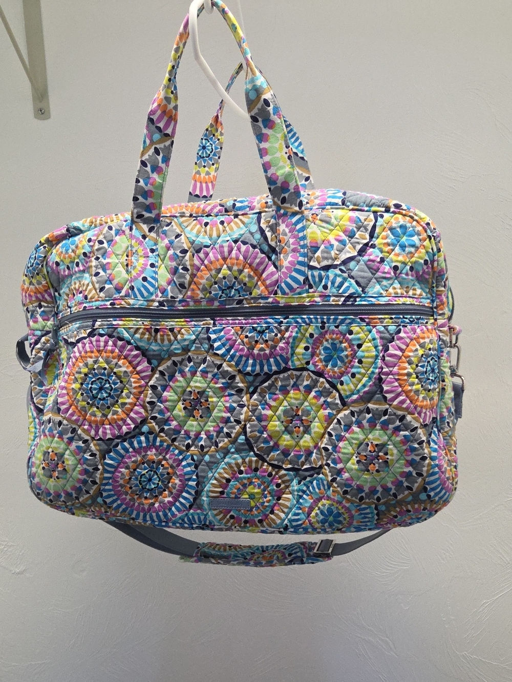 Vera Bradley Weekender Quilted Multicolor Travel Tote Bag Wirh Shoulder Strap